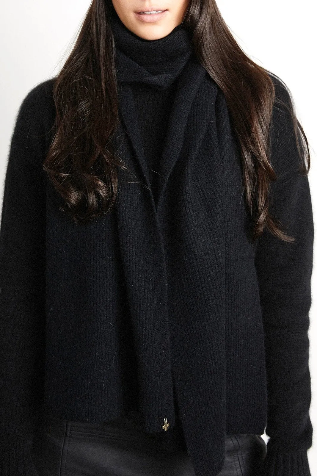   Beryll Cashmere Scarf | Black Rock