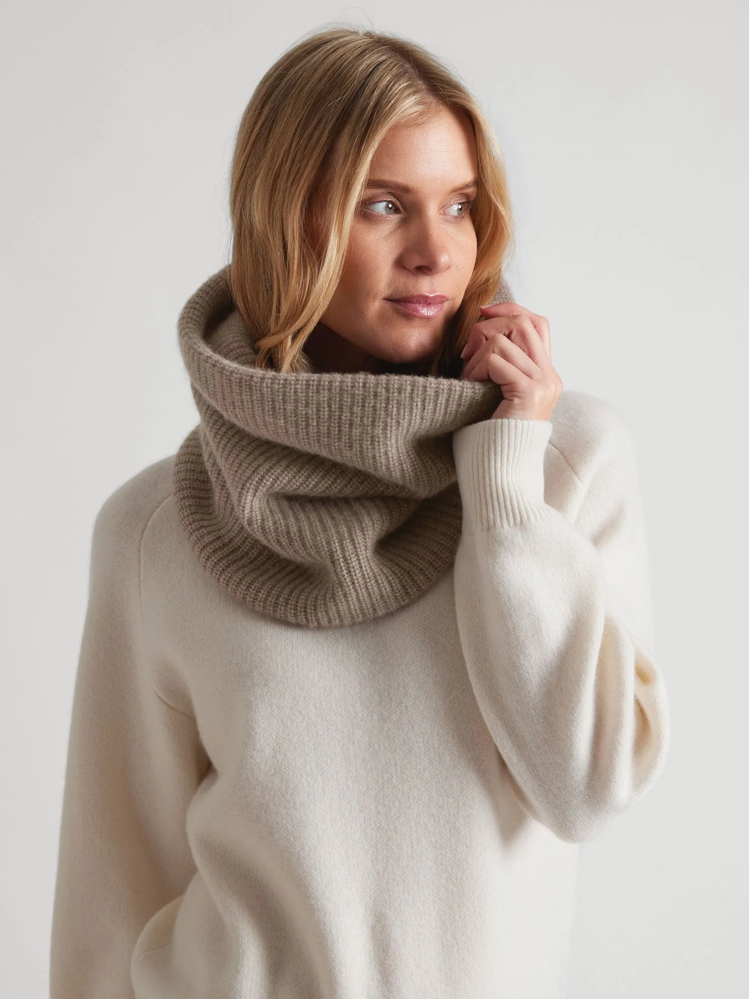 Cashmere snood "Erika" - toast