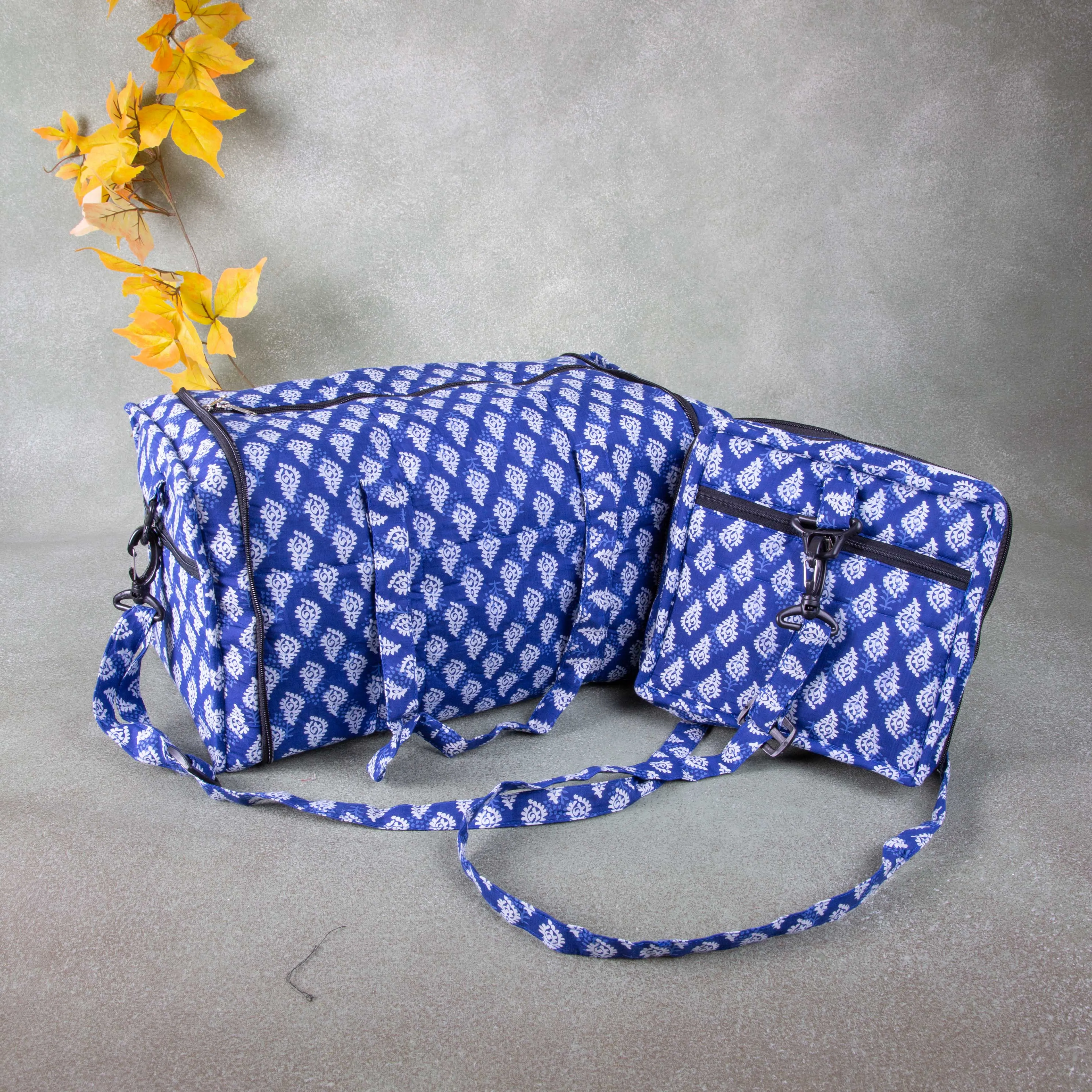 Expandable Travel Bag Blue white shell design