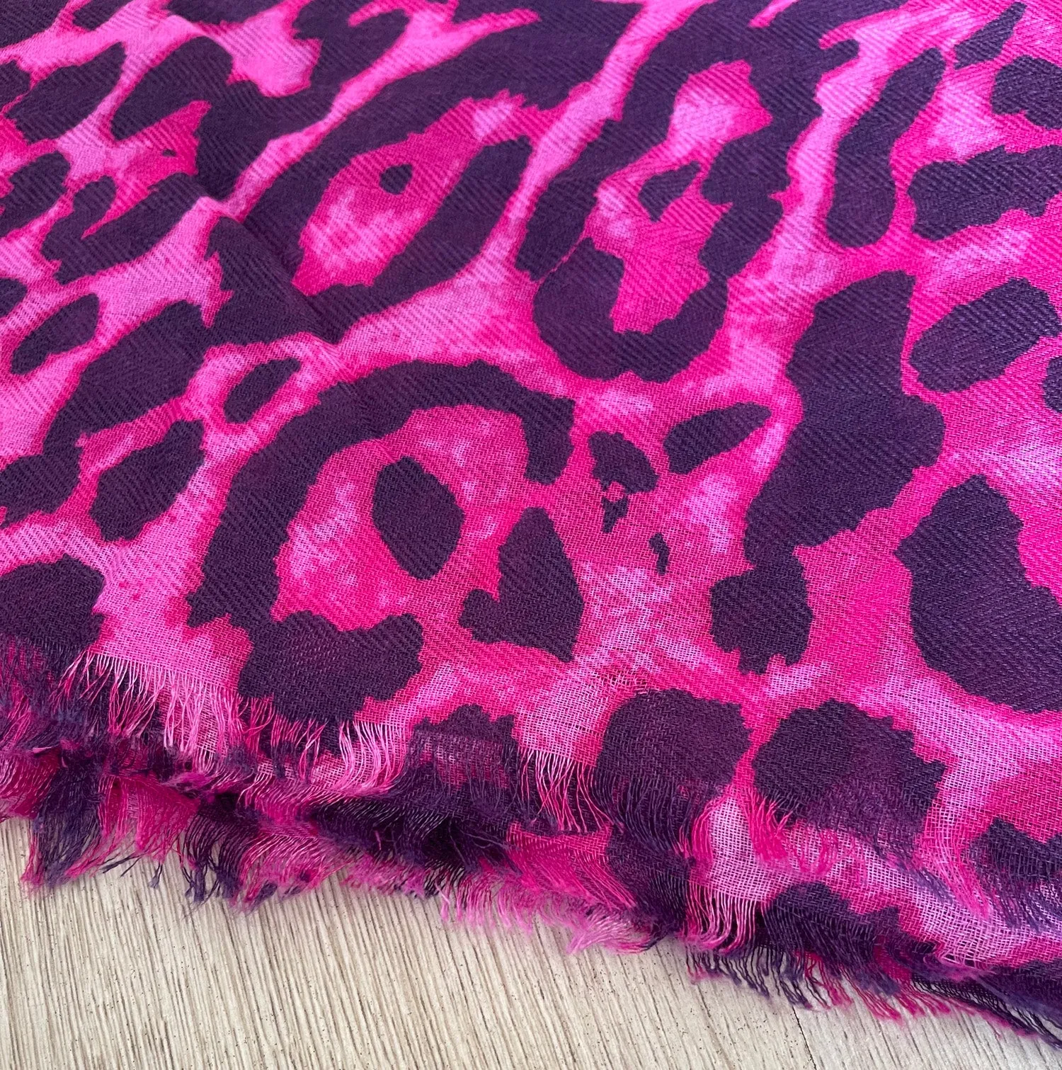 LARGE FUCHSIA PINK LEOPARD PRINT SCARF